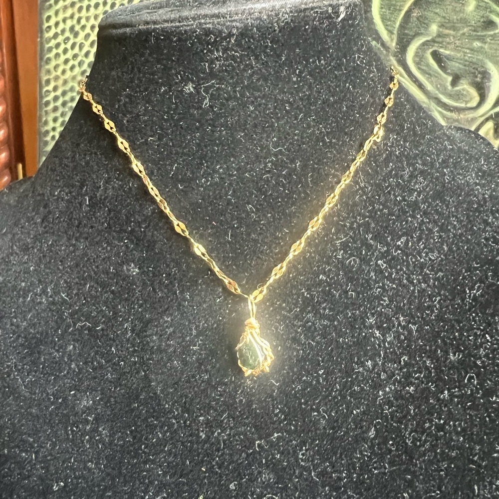 Deep Green Gemstone Choker on Sparkly Gold Chain — 14" Fit - Picture 12 of 17